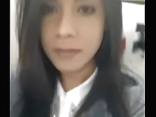 isabella enjoying the sound of singer ludmilla in florianopolis