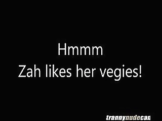 two hotties  carmen and keyle  ganbanging paul  in an overheated play